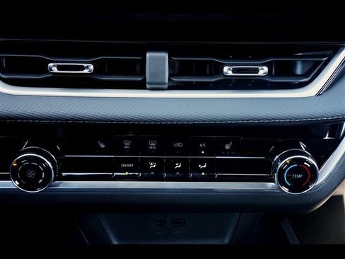 New 2026 Chevrolet Equinox LT image 10