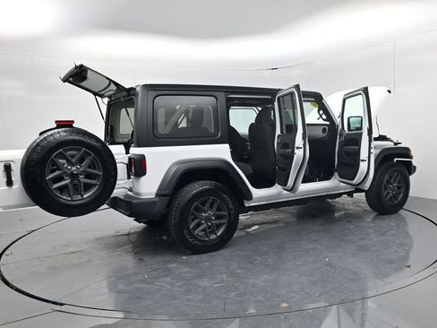 Used 2024 Jeep Wrangler Sport S image 59