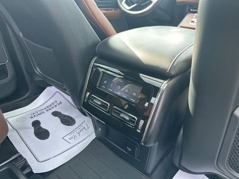 Used 2023 Lincoln Aviator Reserve w/ Equipment Group 201A image 14