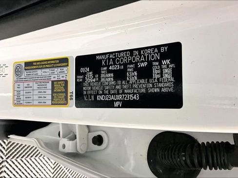 Certified 2024 Kia Soul LX FWD image 18