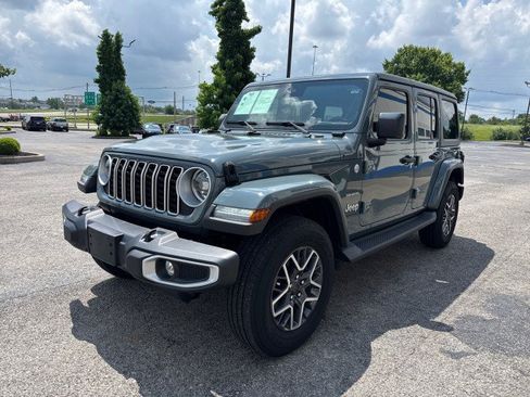 Used 2024 Jeep Wrangler Unlimited Sahara AWD/4WD image 15