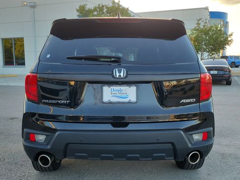 Used 2023 Honda Passport EX-L image 5
