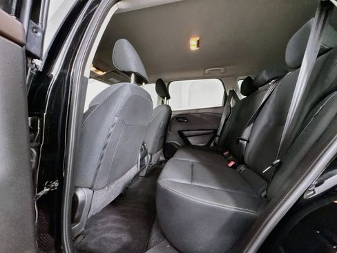 Used 2023 Nissan Rogue S AWD/4WD image 22