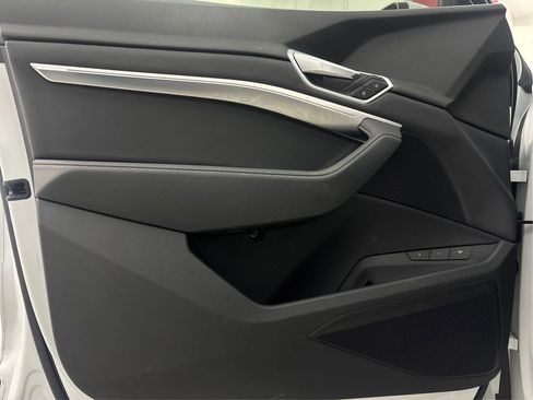 Used 2022 Audi e-tron Premium w/ Convenience Plus Package AWD/4WD image 26