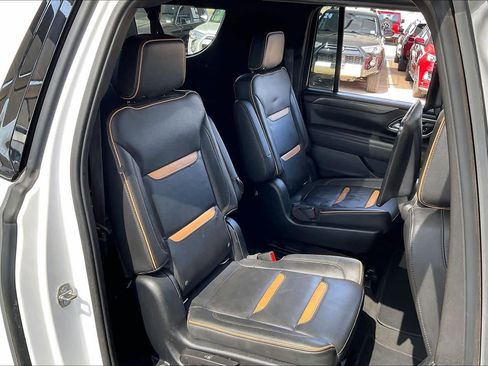 Used 2021 GMC Yukon XL AT4 w/ AT4 Premium Plus Package AWD/4WD image 18