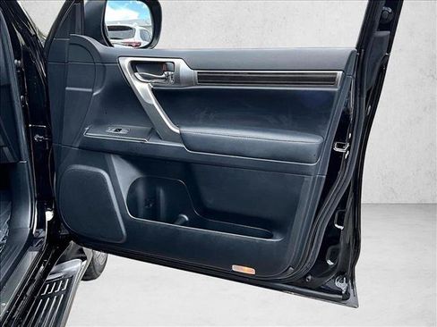 Used 2023 Lexus GX 460 Premium w/ Accessory Package AWD/4WD image 19