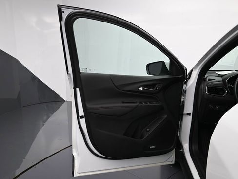 Used 2023 Chevrolet Equinox RS w/ RS Leather Package image 11