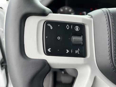 Certified 2024 Land Rover Defender 110 X-Dynamic SE AWD/4WD image 21