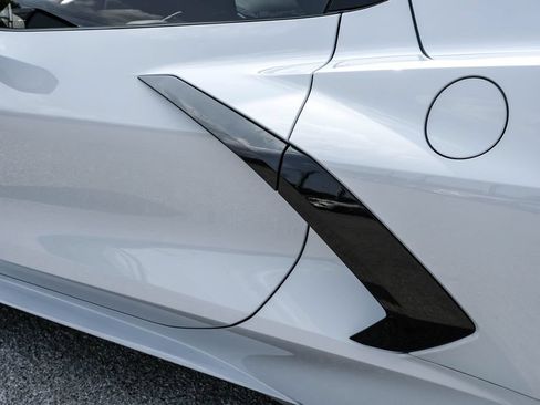 Used 2023 Chevrolet Corvette Stingray Preferred Cpe w/ Z51 Performance Package RWD image 35