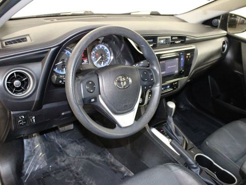 Used 2017 Toyota Corolla LE image 19