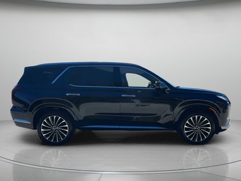 Used 2024 Hyundai Palisade Calligraphy image 32