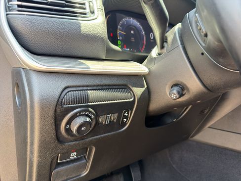 Used 2024 Jeep Wagoneer L Series II w/ Flexible Seating Group RWD image 27