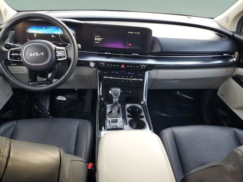 Certified 2023 Kia Carnival SX Prestige image 11