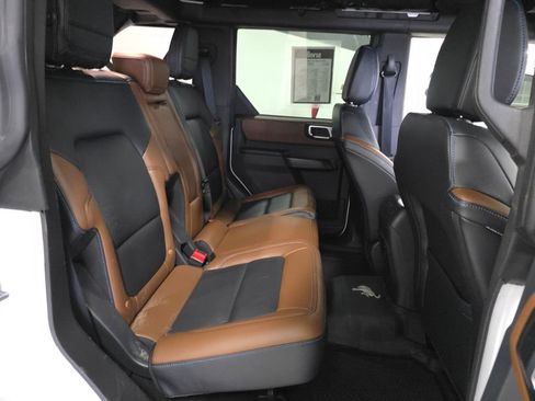 Used 2024 Ford Bronco Outer Banks image 11