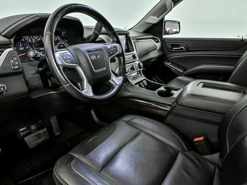Used 2019 GMC Yukon XL SLT w/ Open Road Package image 9
