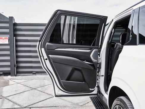 Used 2025 Cadillac Escalade V image 35