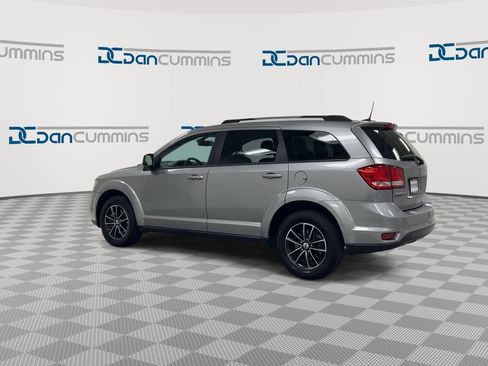 Used 2019 Dodge Journey SE w/ Premium Group FWD image 6