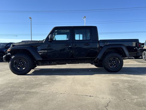 New 2026 Jeep Gladiator Sport image 8