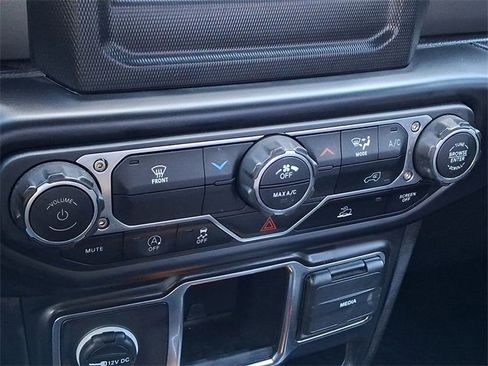 Used 2022 Jeep Wrangler Sport image 21