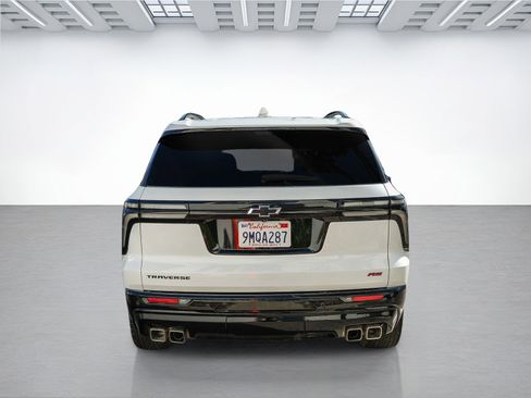 Used 2024 Chevrolet Traverse RS FWD image 6