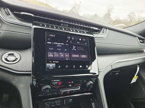 New 2026 Jeep Grand Cherokee L 4WD image 23