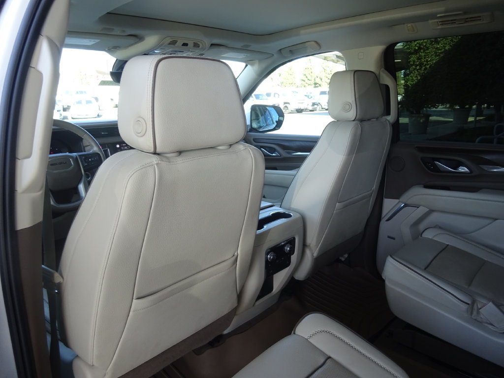 Certified 2022 GMC Yukon XL Denali w/ Denali Premium Package AWD/4WD image 19
