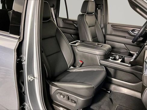 Certified 2025 GMC Yukon Elevation w/ LPO, Yukon Black Package AWD/4WD image 28