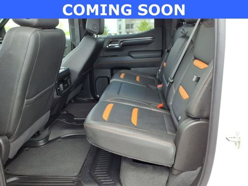 Used 2024 GMC Sierra 1500 AT4 w/ Technology Package AWD/4WD image 12