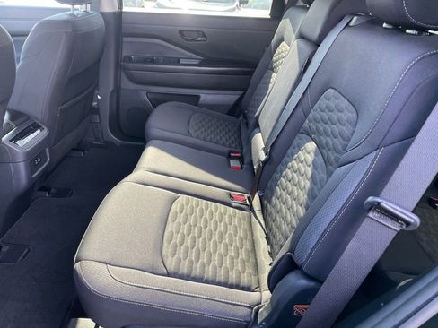 Certified 2024 Nissan Pathfinder SV image 8