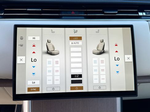 New 2025 Land Rover Range Rover SE image 36