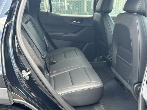 Used 2025 Chevrolet Equinox LT w/ Convenience Package II AWD/4WD image 13