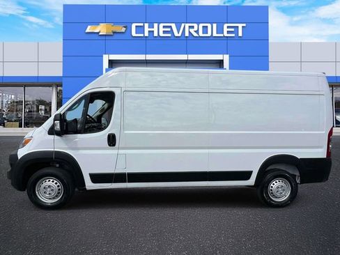Used 2026 RAM ProMaster 2500 w/ Convenience Group FWD image 5