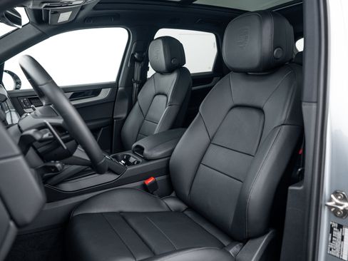 Certified 2026 Porsche Cayenne AWD/4WD image 19