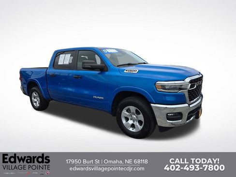 Used 2025 RAM 1500 Big Horn AWD/4WD image 1