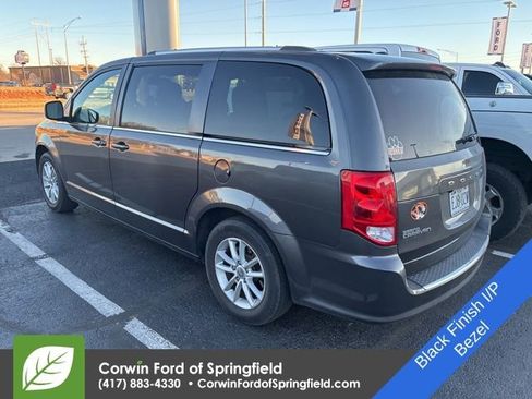 Used 2020 Dodge Grand Caravan SXT image 5