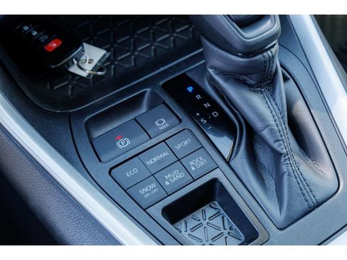Used 2024 Toyota RAV4 XLE w/ Convenience Package AWD/4WD image 25