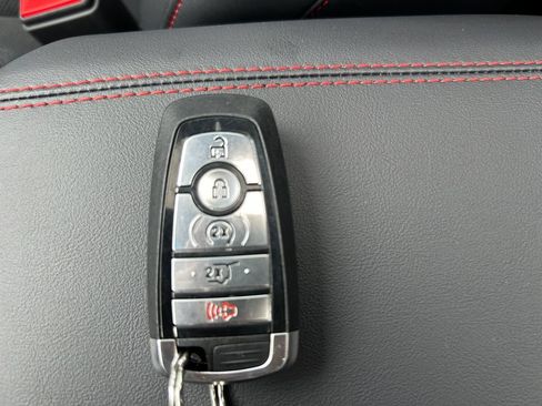 Used 2025 Ford Explorer ST AWD/4WD image 31
