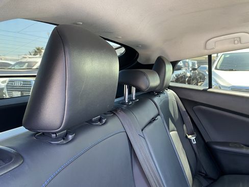 Used 2022 Toyota Prius Limited FWD image 20