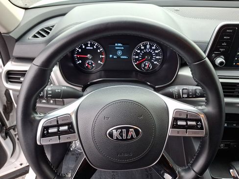 Used 2020 Kia Telluride LX image 19