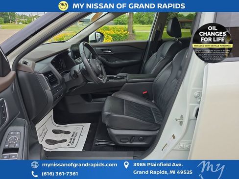 Used 2023 Nissan Rogue Platinum w/ Platinum Premium Package AWD/4WD image 10