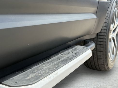 Used 2023 Land Rover Defender 90 S image 22