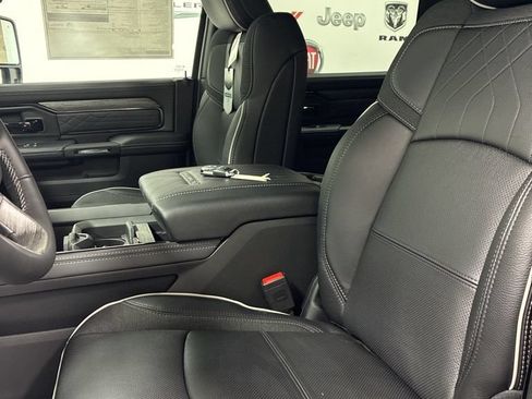 New 2026 RAM 2500 Limited AWD/4WD image 9