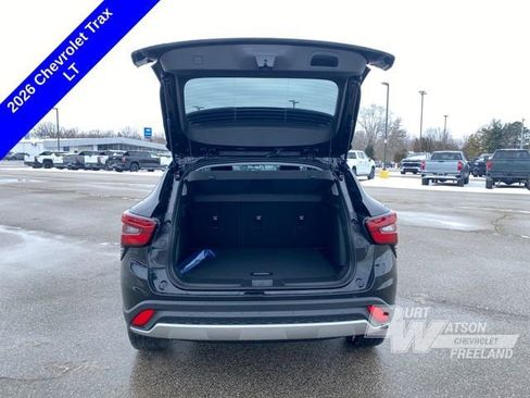 New 2026 Chevrolet Trax LT w/ Sunroof Package image 13
