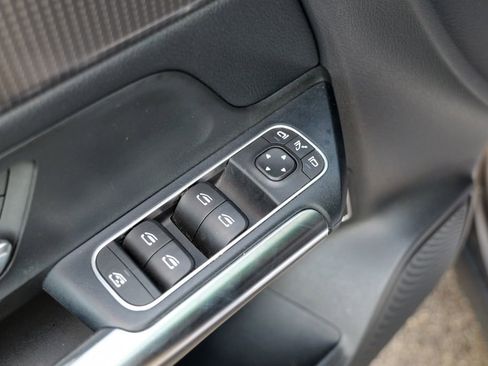 Used 2021 Mercedes-Benz GLA 250 4MATIC image 18