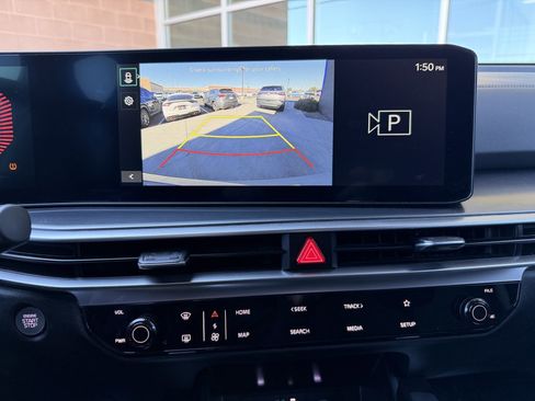 Used 2024 Kia Sorento LX image 19