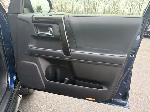 Used 2024 Toyota 4Runner TRD Off-Road Premium image 27