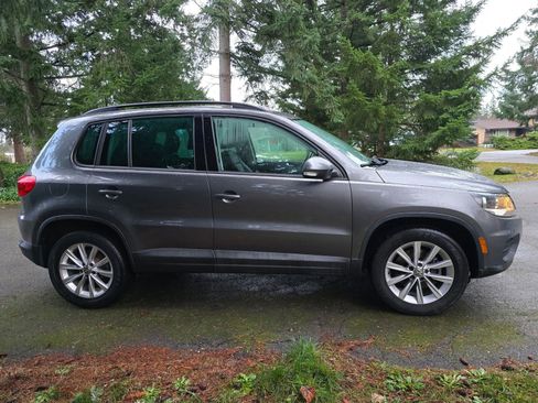 Used 2015 Volkswagen Tiguan SE image 6
