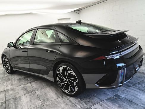 Used 2024 Hyundai Ioniq 6 SEL AWD/4WD image 4