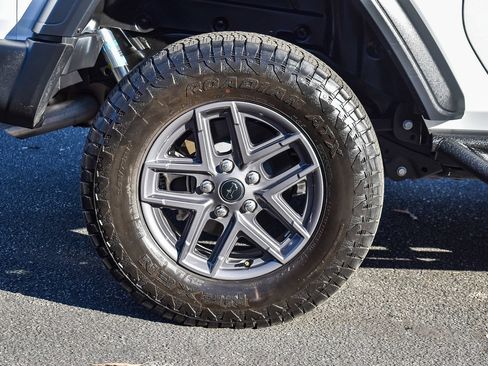 Used 2024 Jeep Wrangler Sport S image 10