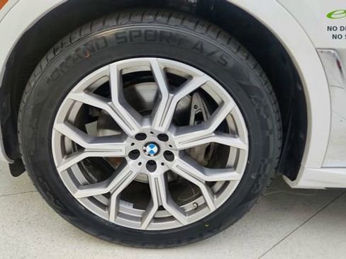 Used 2024 BMW X7 xDrive40i w/ Premium Package AWD/4WD image 70
